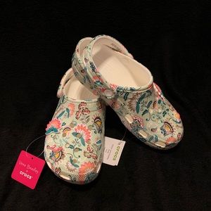crocs x vera bradley